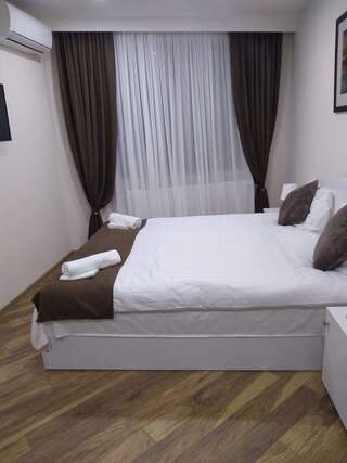 Гостевой дом Luxury studio at Pirosmani 22 in central Borjomi Боржоми Двухместный номер Делюкс с 1 кроватью и балконом-15