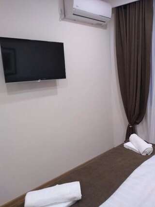 Гостевой дом Luxury studio at Pirosmani 22 in central Borjomi Боржоми Двухместный номер Делюкс с 1 кроватью и балконом-22